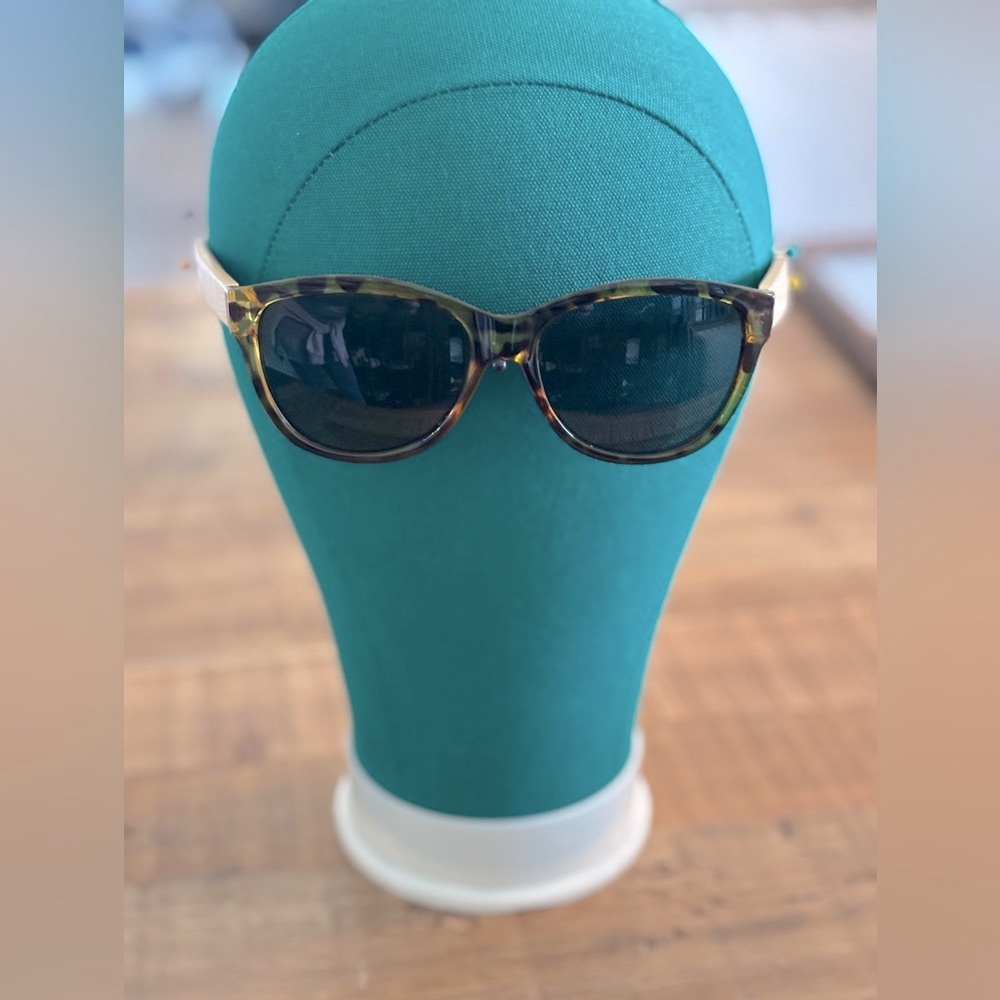 Blue Planet Women’s Tortoise Shell Sunglasses. Level 3 | Reader Magnification +2